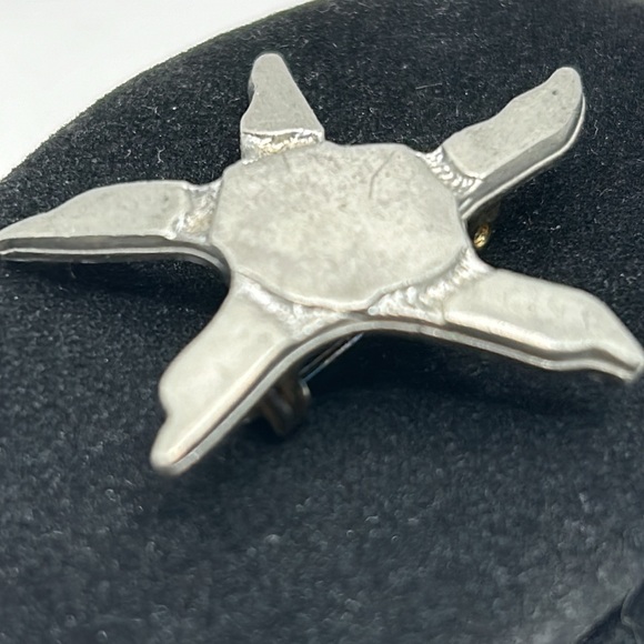 Brutalist/Modernist style star brooch - Picture 3 of 8